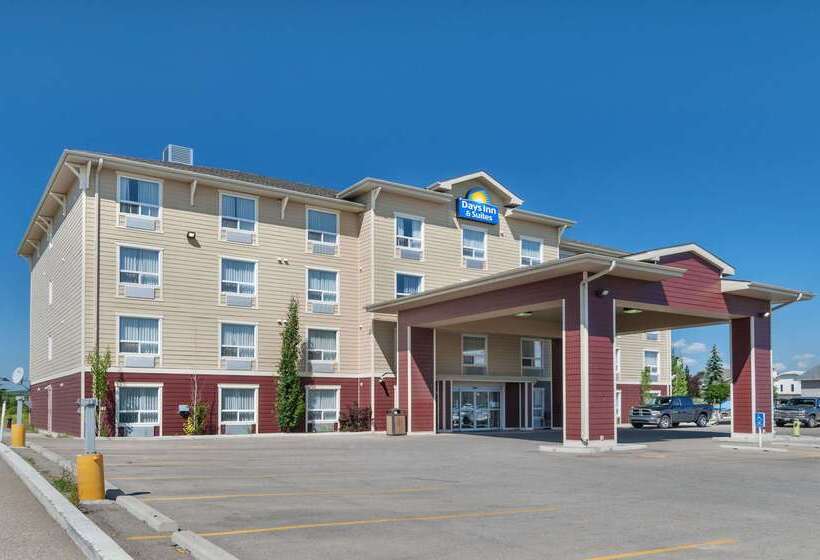 فندق Days Inn & Suites By Wyndham Cochrane