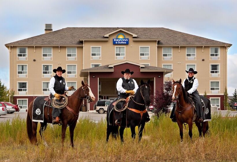 فندق Days Inn & Suites By Wyndham Cochrane