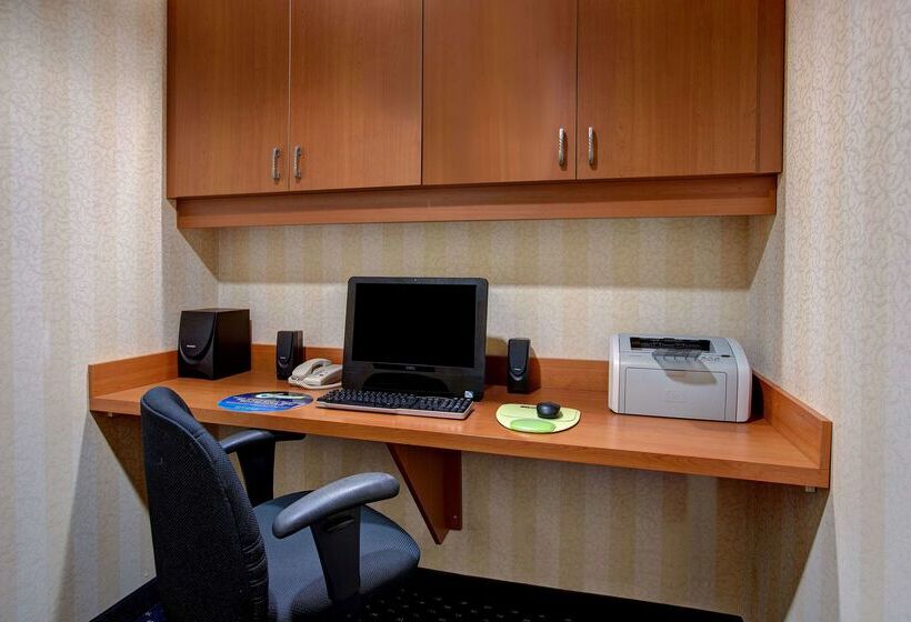 فندق Days Inn & Suites By Wyndham Collingwood