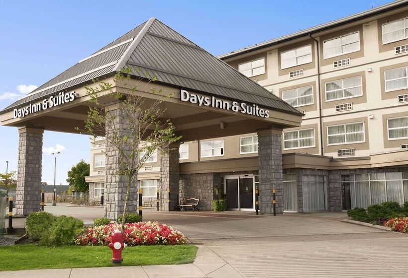 هتل Days Inn & Suites By Wyndham Langley