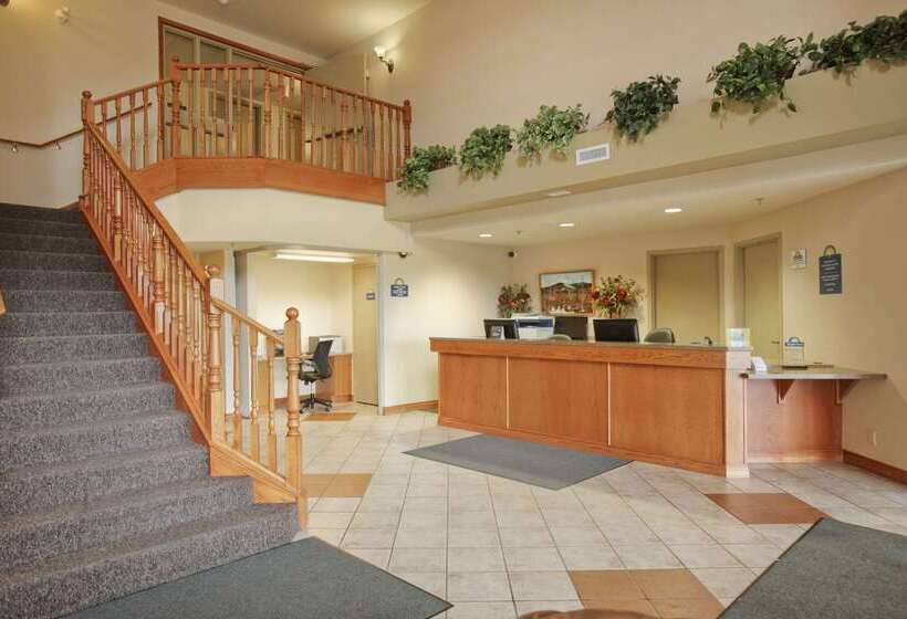 فندق Days Inn & Suites By Wyndham Thompson