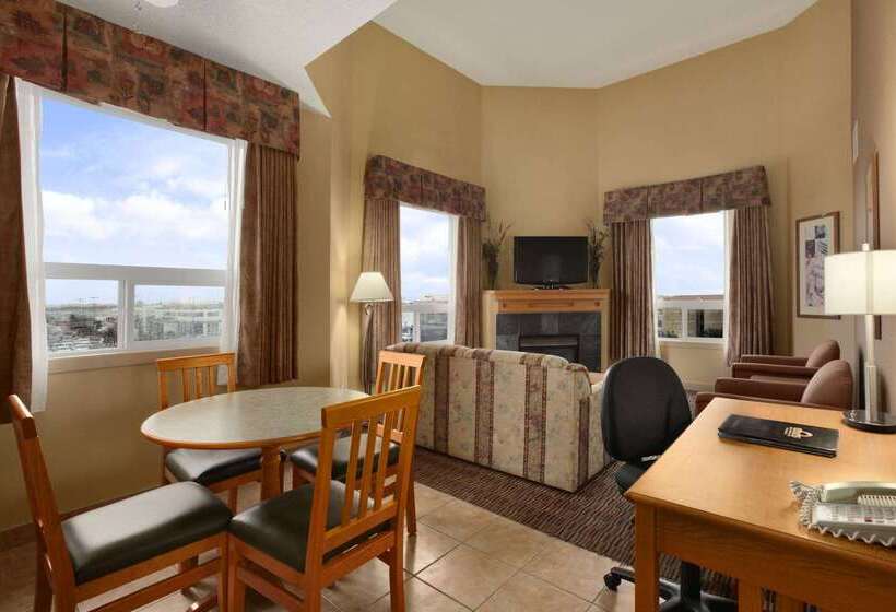 ホテル Days Inn & Suites By Wyndham West Edmonton