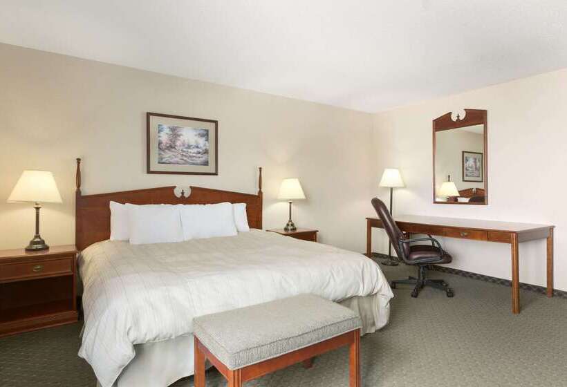 酒店 Days Inn & Suites By Wyndham Winkler