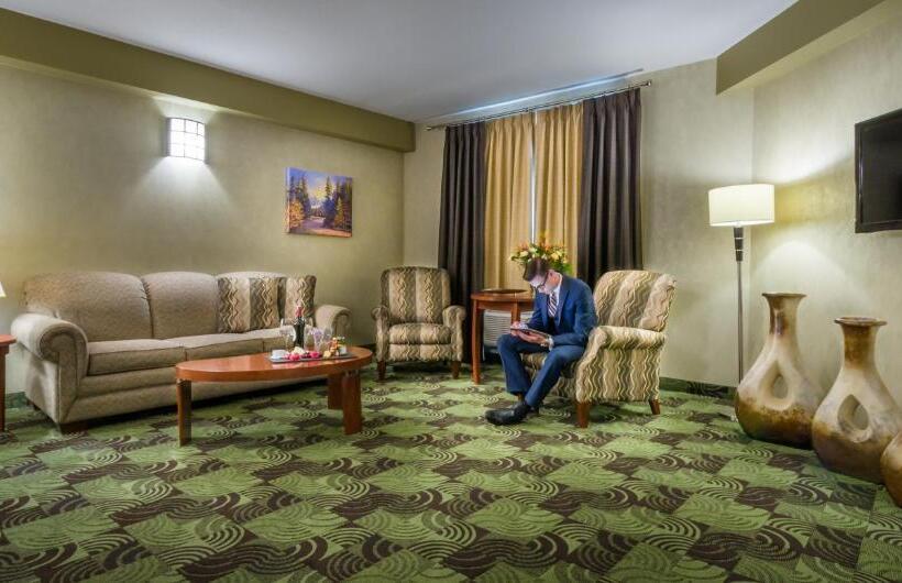 בית מלון כפרי Deerfoot Inn And Casino