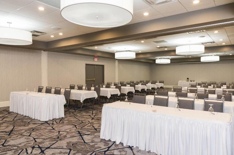 Sonesta Hotel Grand Rapids Airport