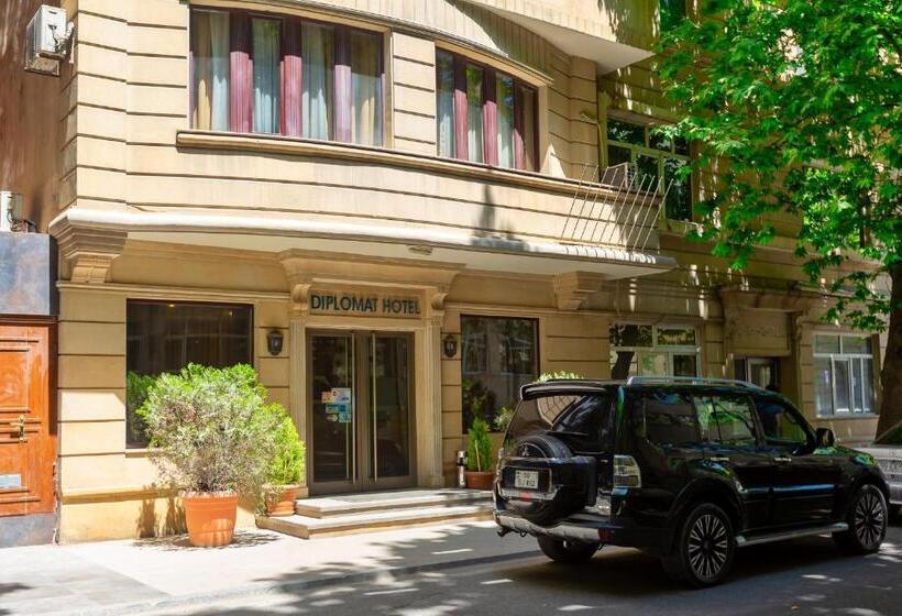 酒店 Diplomat Suites