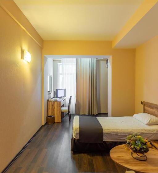 酒店 Diplomat Suites