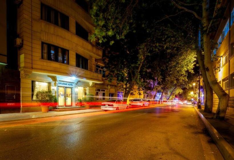 酒店 Diplomat Suites