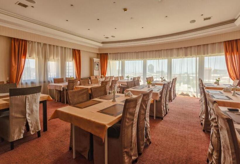 酒店 Diplomat Suites