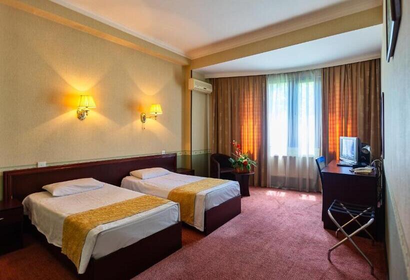 酒店 Diplomat Suites