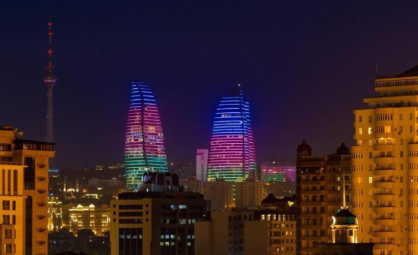 酒店 Diplomat Suites