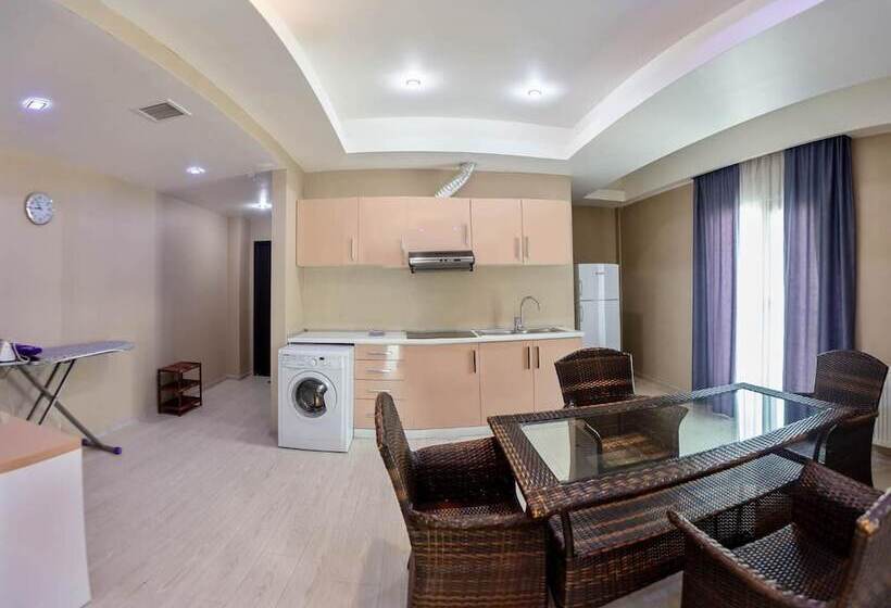 酒店 Diplomat Suites