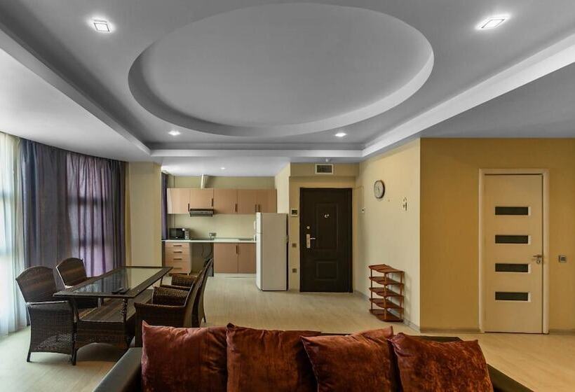 酒店 Diplomat Suites