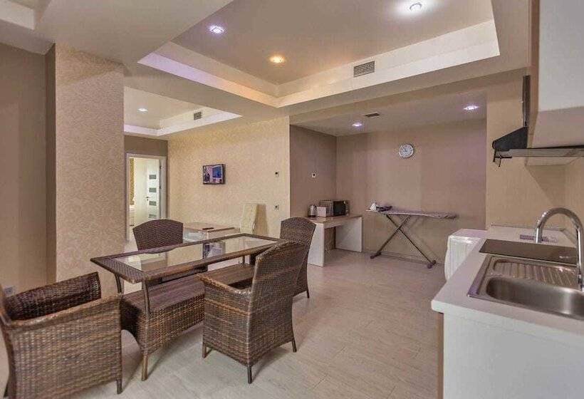 酒店 Diplomat Suites