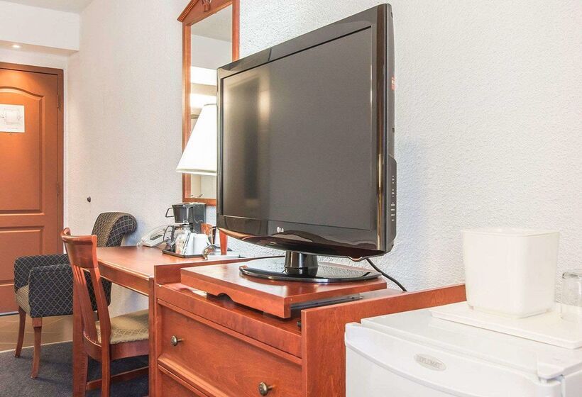 酒店 Econo Lodge Forestville