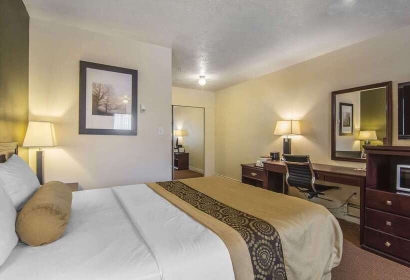 בית מלון כפרי Econo Lodge Inn & Suites High Level