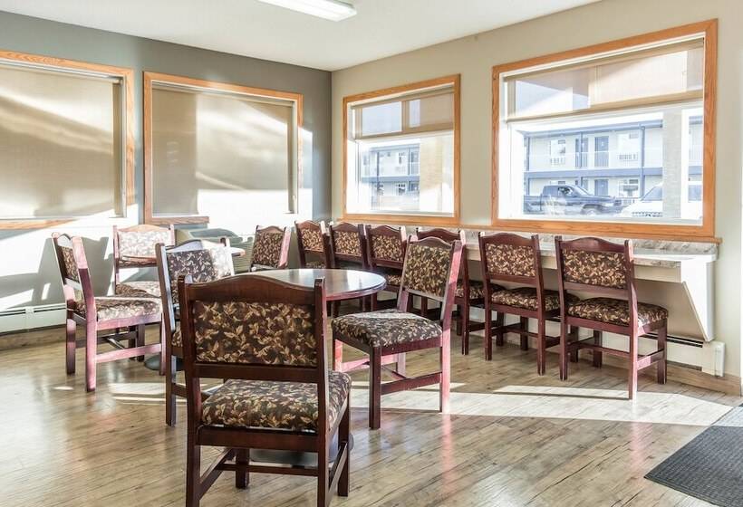 ホテル Empire Inn & Suites