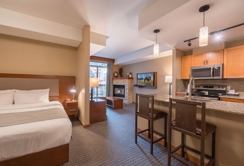 호텔 Falcon Crest Lodge By Clique