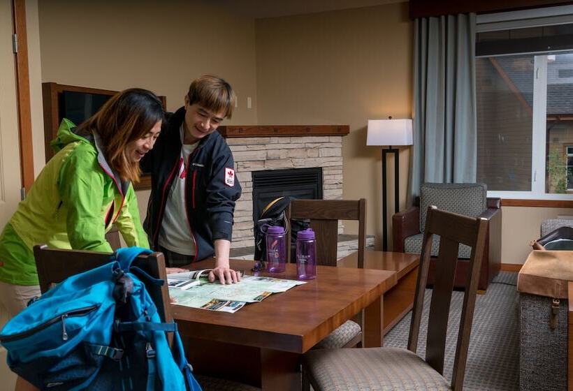 호텔 Falcon Crest Lodge By Clique