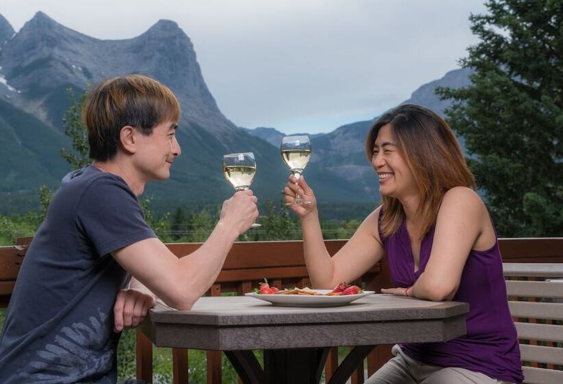 호텔 Falcon Crest Lodge By Clique