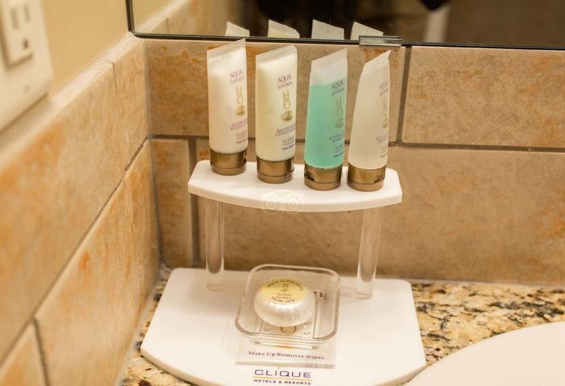 호텔 Falcon Crest Lodge By Clique