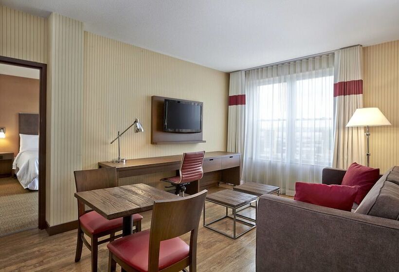 هتل Four Points By Sheraton Moncton