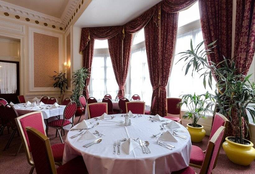 בית מלון כפרי The Grand Burstin