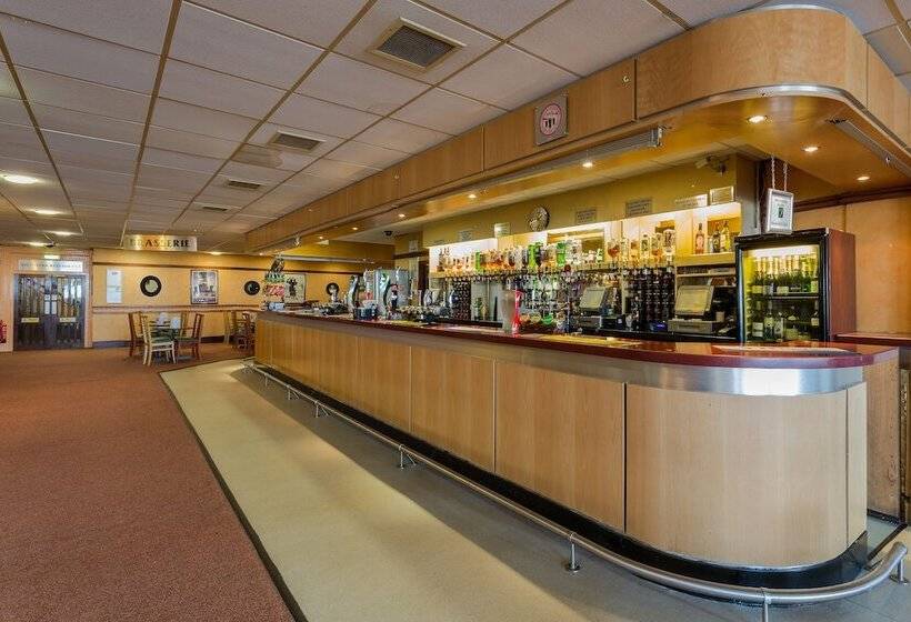 בית מלון כפרי The Grand Burstin