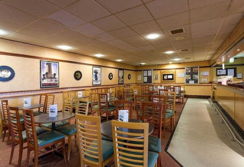 בית מלון כפרי The Grand Burstin