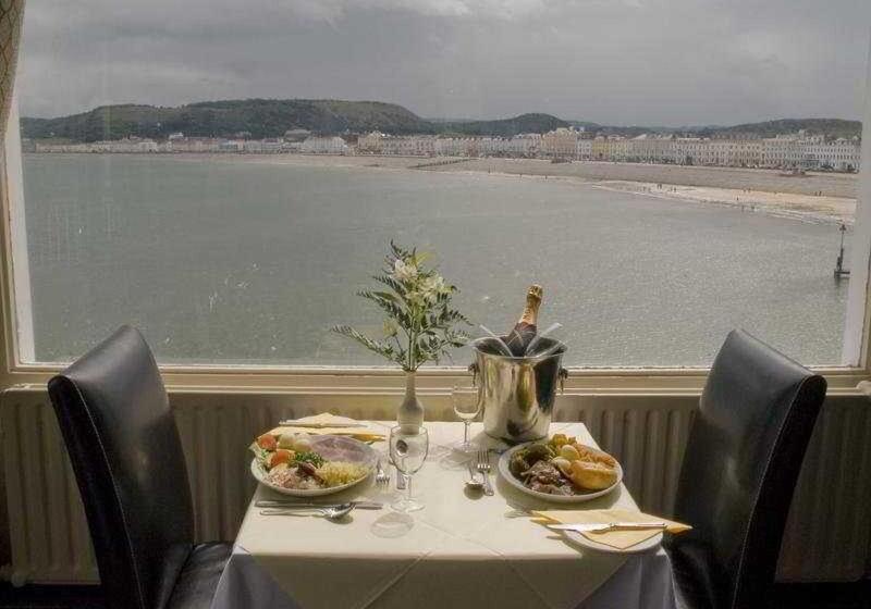 Отель The Grand