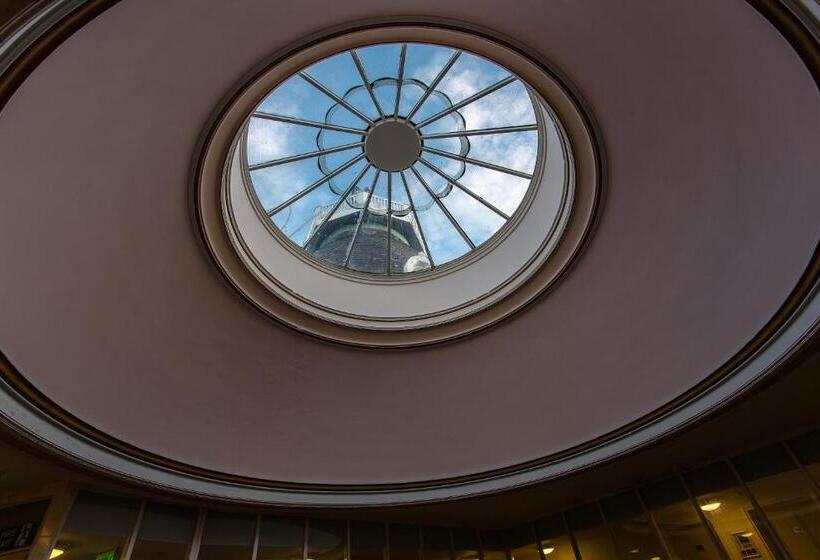 Отель The Grand Scarborough