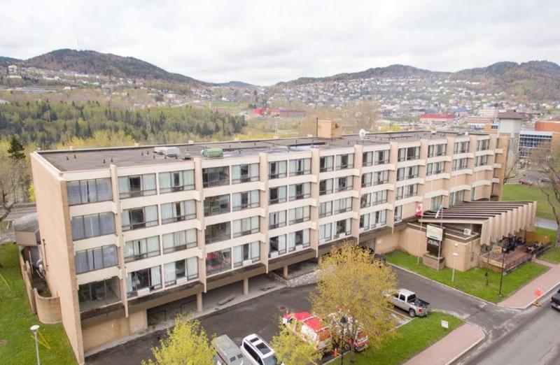 호텔 Greenwood Inn & Suites