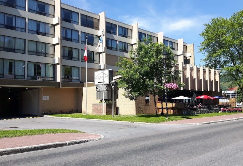 ホテル Greenwood Inn & Suites