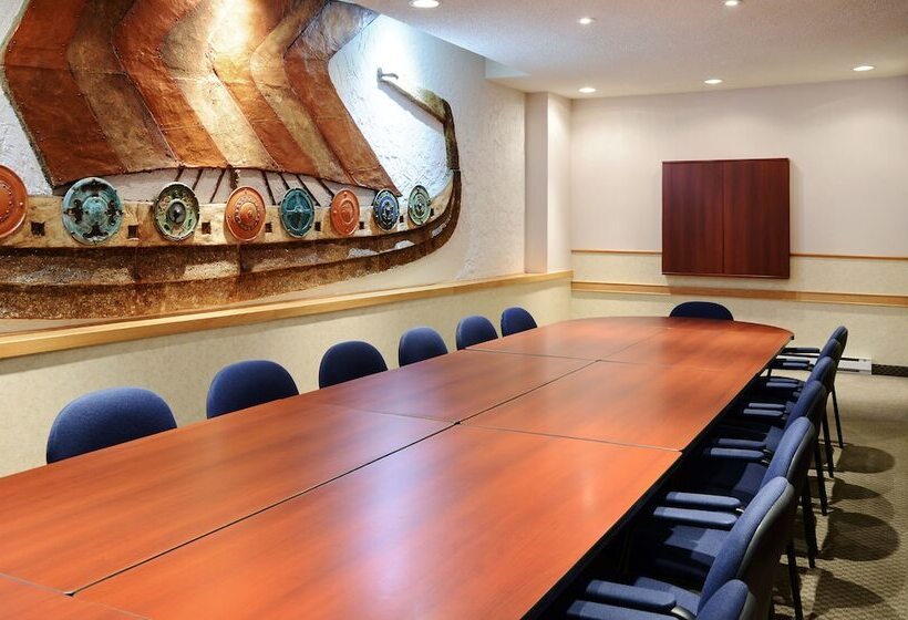 ホテル Greenwood Inn & Suites