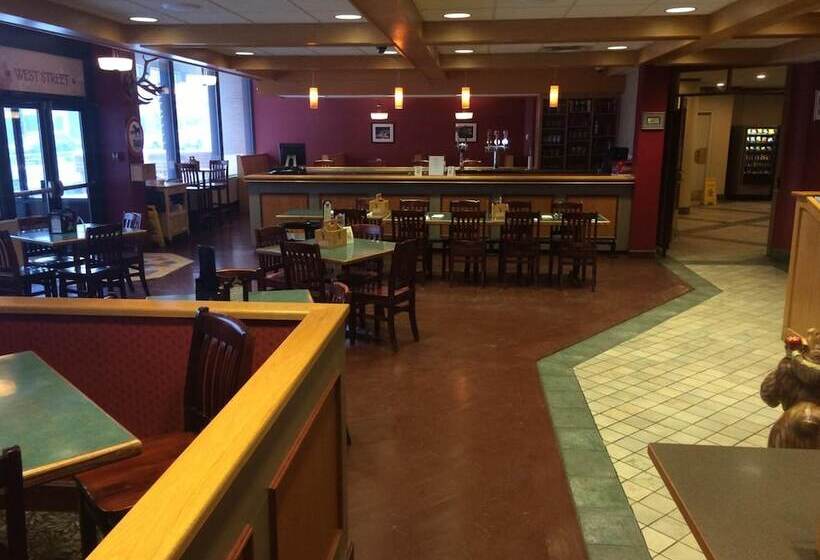 酒店 Greenwood Inn & Suites