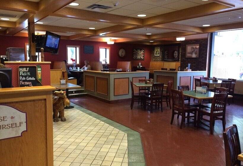 ホテル Greenwood Inn & Suites