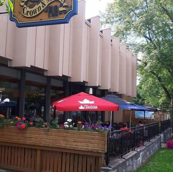 ホテル Greenwood Inn & Suites