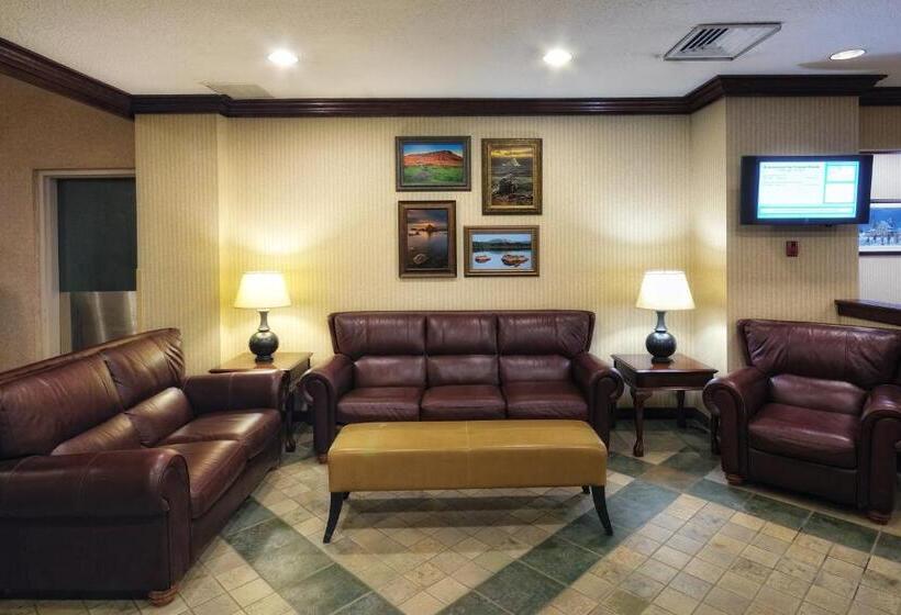 فندق Greenwood Inn & Suites