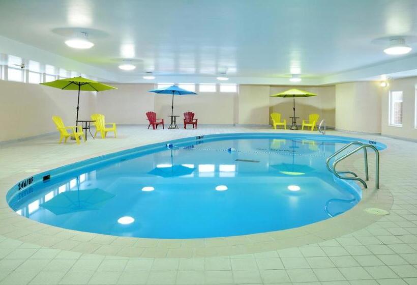 ホテル Greenwood Inn & Suites