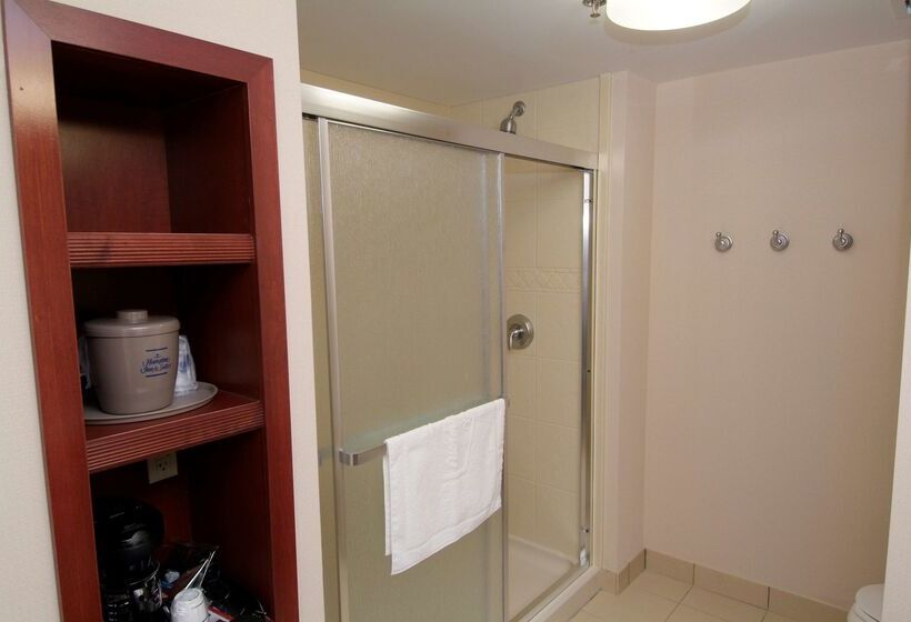 فندق Hampton Inn & Suites By Hilton   Guelph