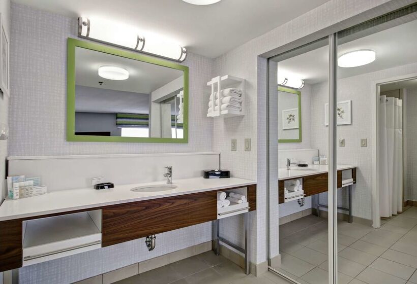 فندق Hampton Inn & Suites By Hilton   Guelph