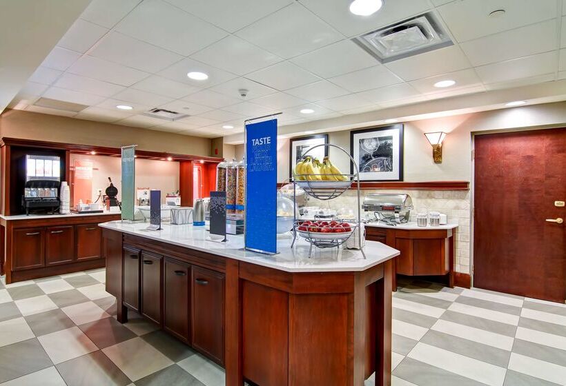 فندق Hampton Inn & Suites By Hilton   Guelph