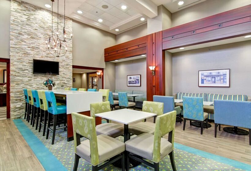 فندق Hampton Inn & Suites By Hilton   Guelph