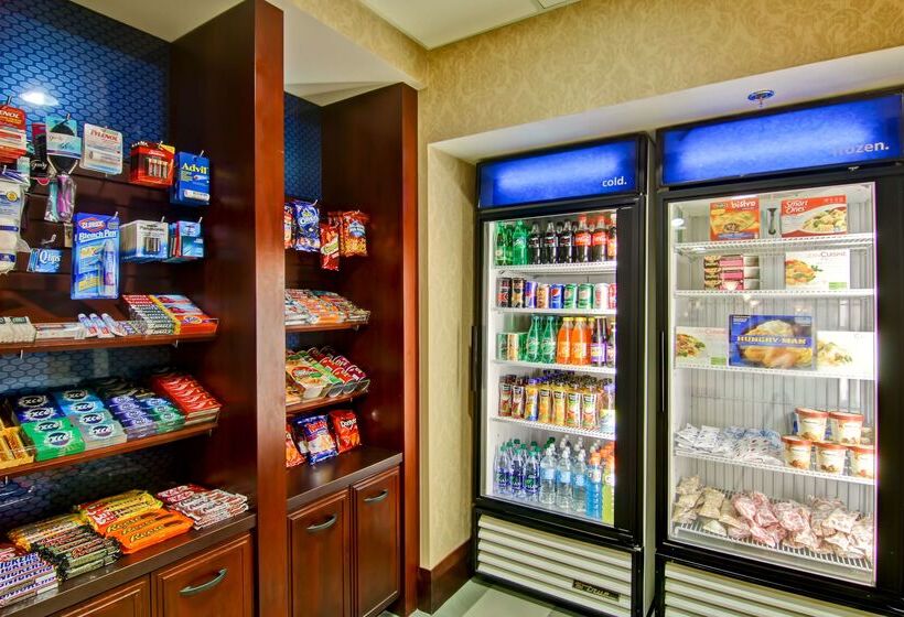 فندق Hampton Inn & Suites By Hilton   Guelph