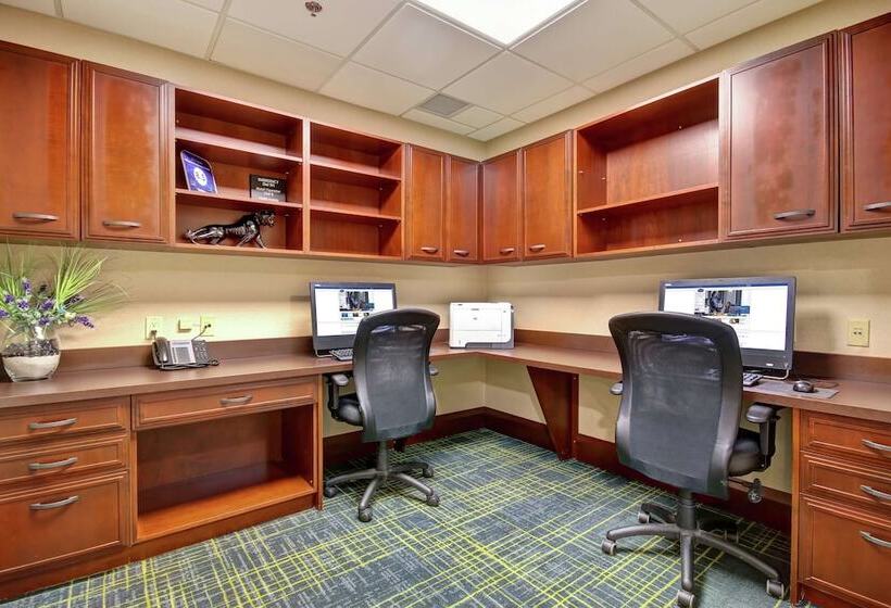 فندق Hampton Inn & Suites By Hilton   Guelph