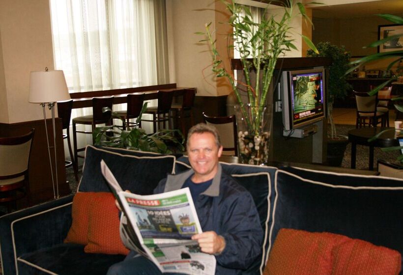 ホテル Hampton Inn & Suites By Hilton Laval