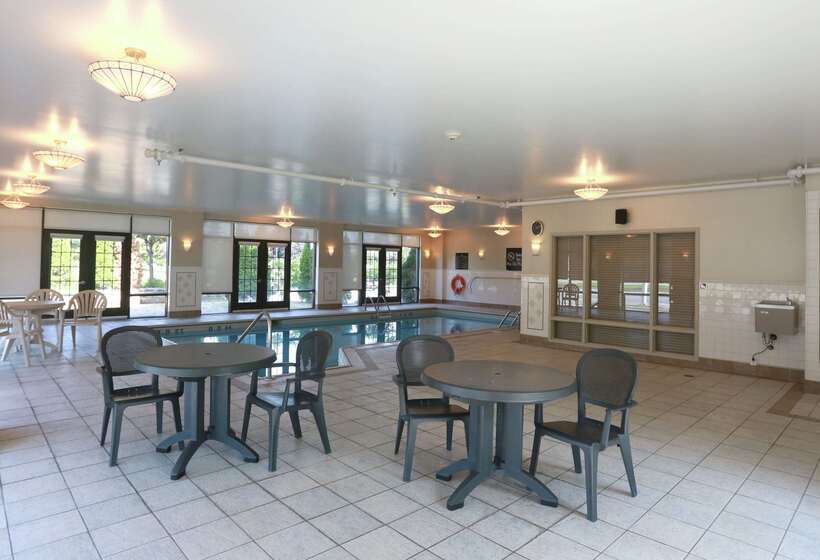 ホテル Hampton Inn & Suites By Hilton Laval