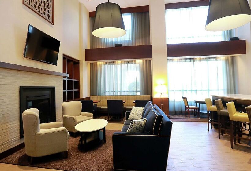 ホテル Hampton Inn & Suites By Hilton Laval