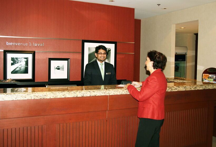 ホテル Hampton Inn & Suites By Hilton Laval
