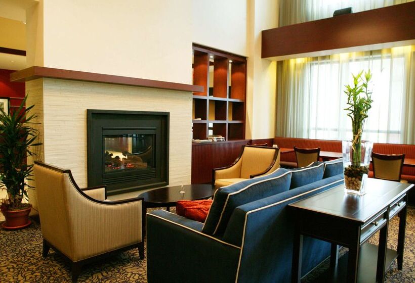 ホテル Hampton Inn & Suites By Hilton Laval